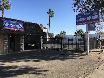 Smoggy Smog Check storefront